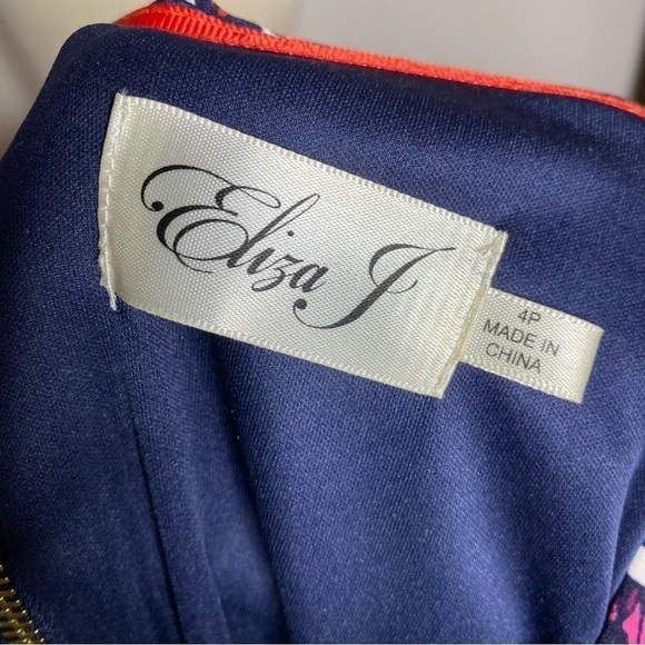 Eliza J Border Print Jersey Shift Dress - Picture 5 of 9